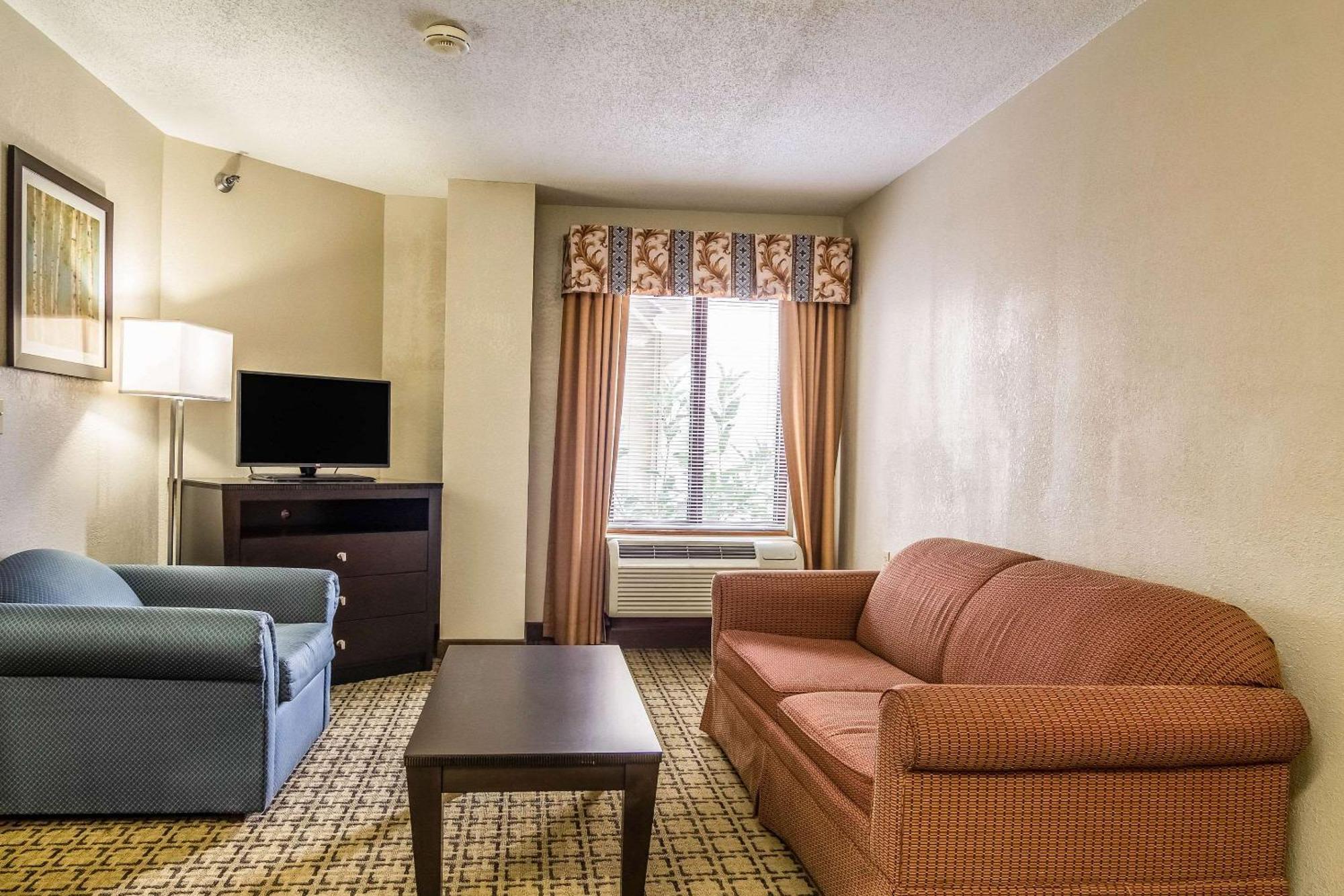 Clarion Inn Cranberry Township Exterior foto