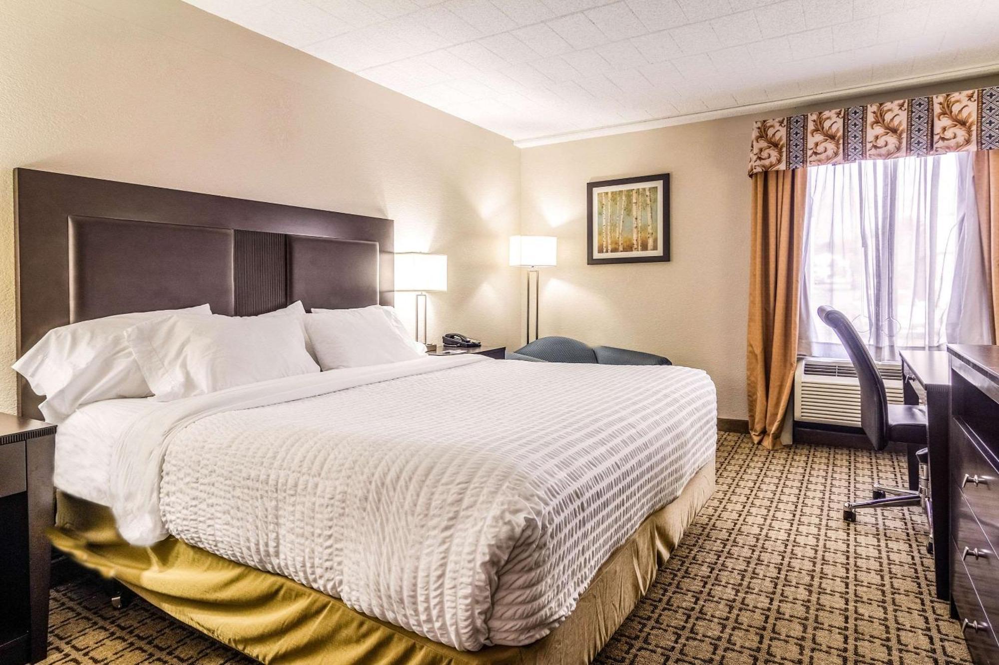 Clarion Inn Cranberry Township Exterior foto